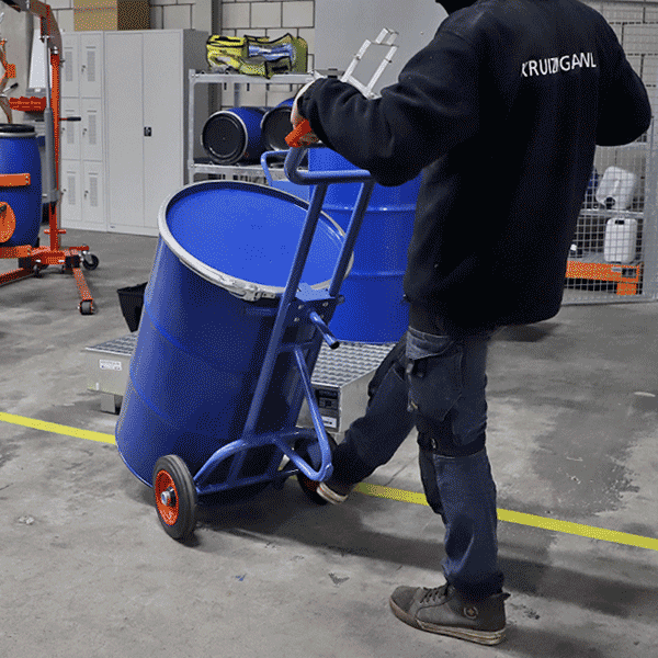 Vatensteekwagen met vat