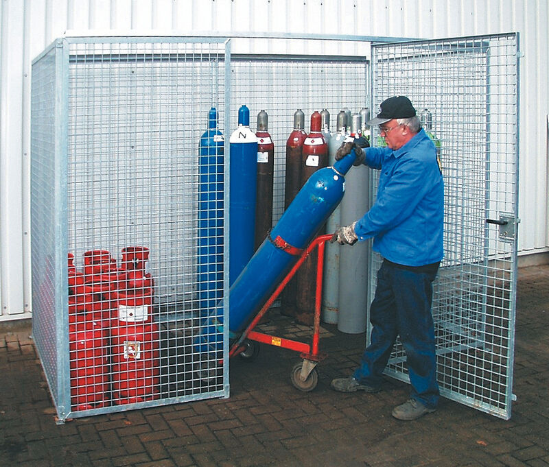 Gasflaschenlagerung Depot ohne Dach für 104 Gasflaschen ø220 mm