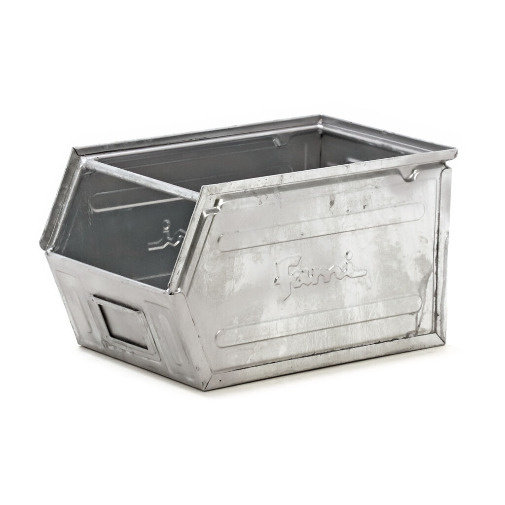 Storage bin steel grip opening
