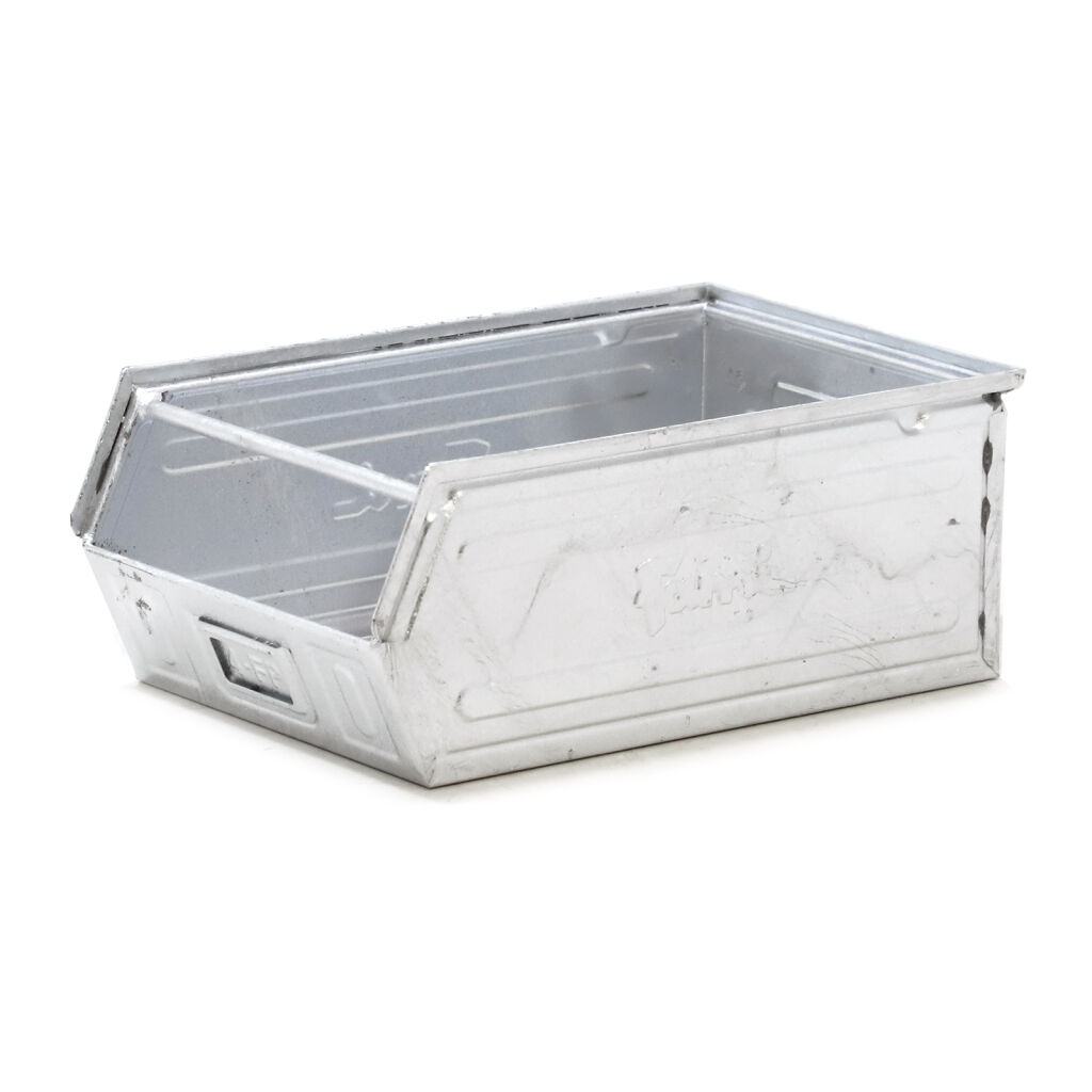 Storage bin steel grip opening
