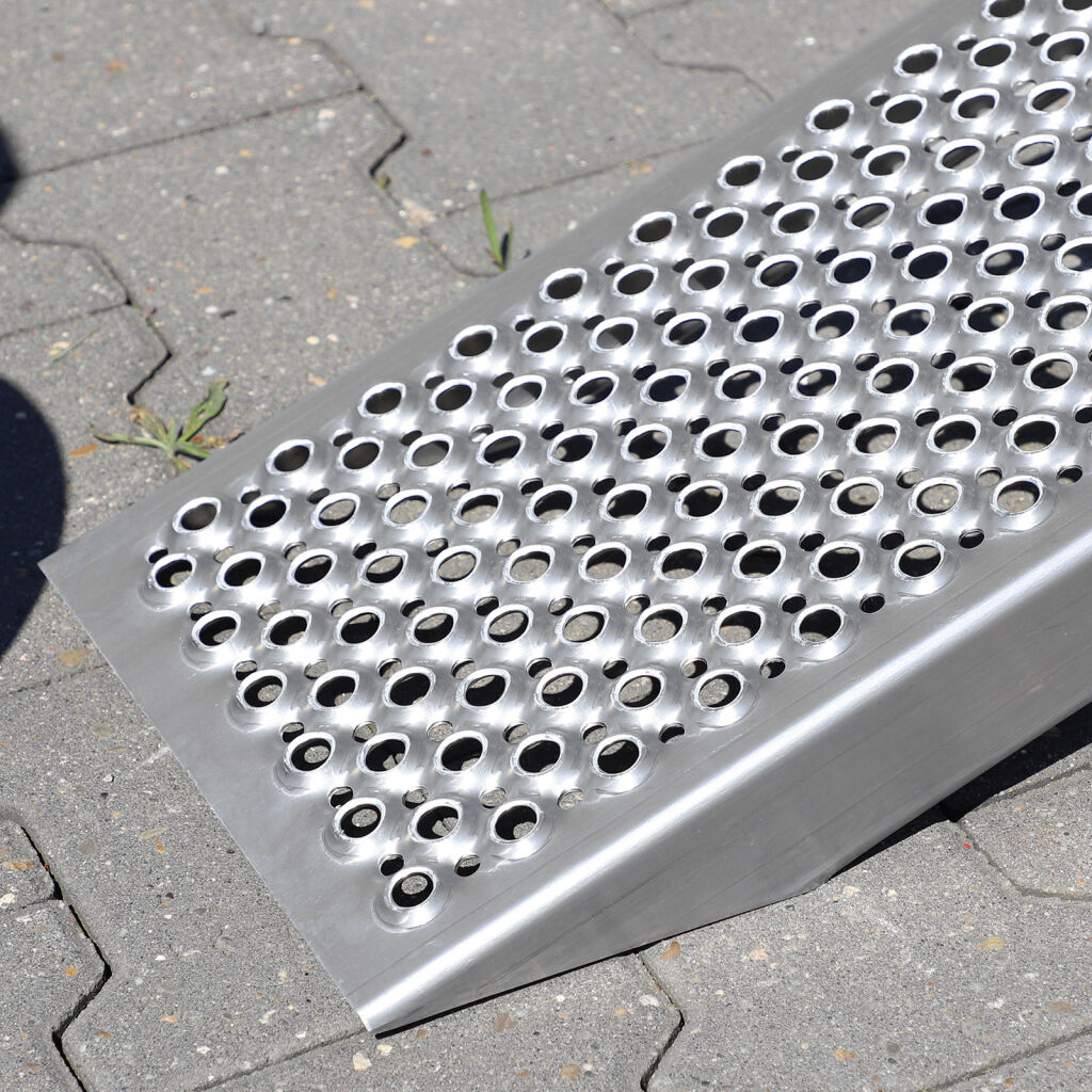 acces ramps access ramp straight aluminium 150 cm (pair) with 1 free cargo lash Height difference:  20 - 50 cm.  L: 1490, W: 260, H: 60 (mm). Article code: 86R15-60-S