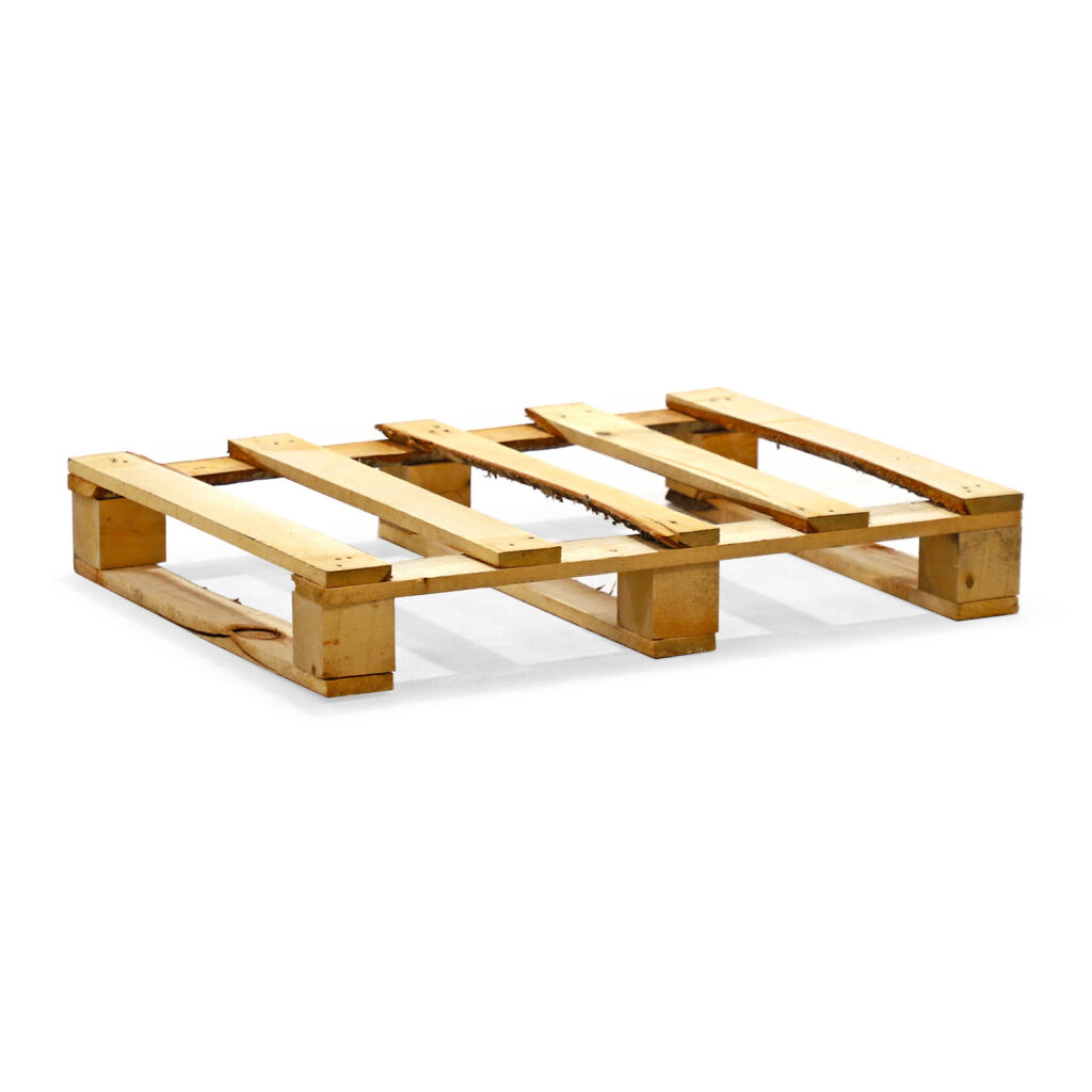 Palette en bois avec 3 traîneaux