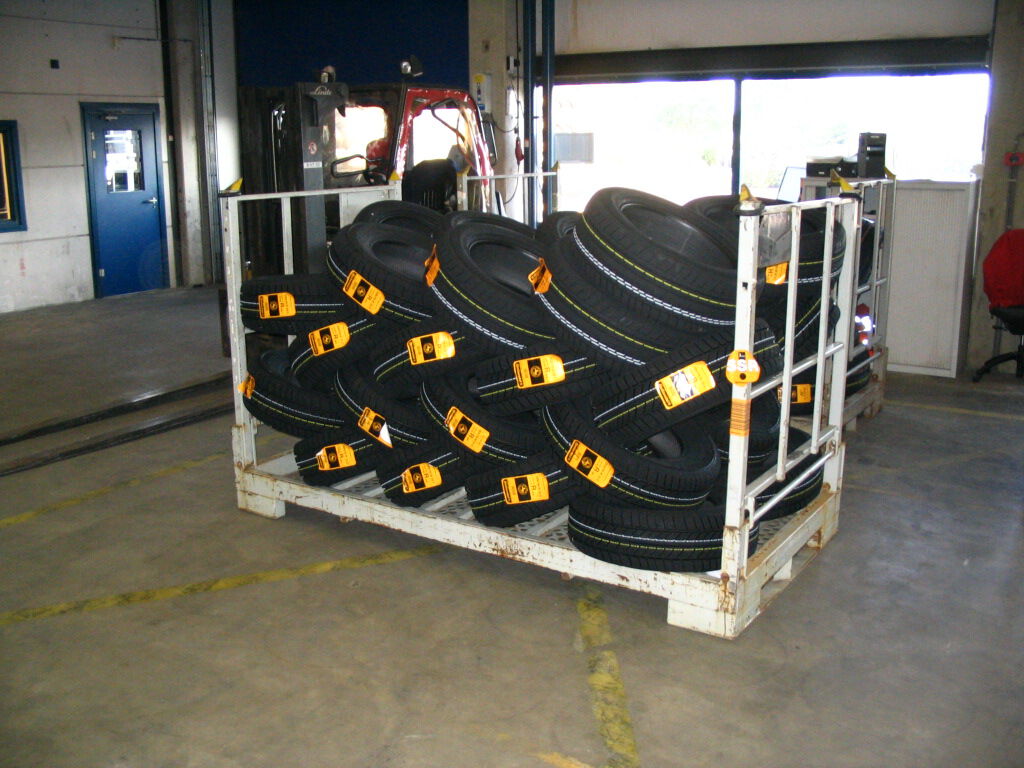 Tyre storage stackable and foldable