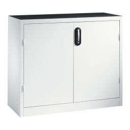 Établis avec 2 portes battantes, 2 étagères et 3 tiroirs