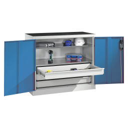 Cabinet workbenches with 2 hinged doors, 2 floors and 3 drawers.  W: 930, D: 500, H: 1000 (mm). Article code: 5788215035-LW