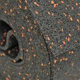 Veiligheidstoebehoren antislip mat rubber dikte 4 mm.  L: 5000, B: 150, H: 4 (mm). Artikelcode: 44-AS41550