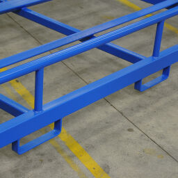 Tyre storage stackable and foldable vertical load
