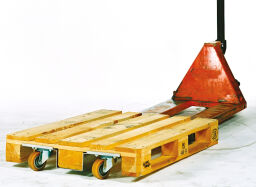 Palletwagen toebehoren pallet roller.  L: 575, B: 160, H: 150 (mm). Artikelcode: 96-KM250