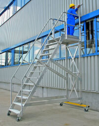 Trappen aluminium bordestrap enkelzijdig, 8 treden incl. platform