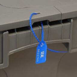 Stapelboxen Kunststoff Zubehör Schließung mit eindeutige Nummer Material:  Kunststoff.  L: 245,  (mm). Artikelcode: 99-EQ-SEAL-W