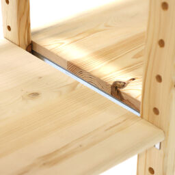 Houten stellingen aanbouwsectie