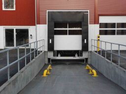 Rammschutzbügel LKW-Einfahrhilfe