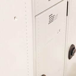 Magazijnkasten gebruikt lockerkast 4 deuren (codeslot) 