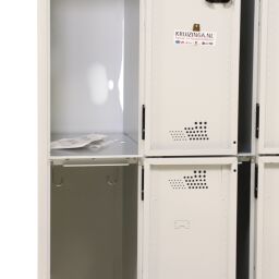 Magazijnkasten gebruikt garderobekast 6 deuren (codeslot)