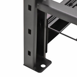 Rayonnage heavy duty 4 étagères grillagées 900 kg par étage