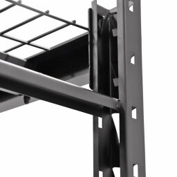 Rayonnage heavy duty 4 étagères grillagées 900 kg par étage