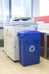 Système de tri des déchets poubelle en plastique Slim Jim avec fentes d'aération