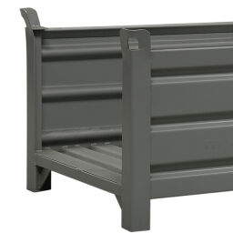 Caisse palette métallique construction compact avec les parois latérales ouvertes