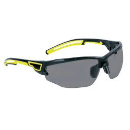 Protective eyewear safety glasses with temples