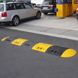 Traffic marking Safety and marking accessories speed bump end piece up to 30 km/h - yellow.  W: 250, H: 30 (mm). Article code: 42.281.17.266