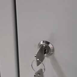 Used Locker cabinet 4 doors (cylinder lock)