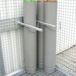 Stockage bouteille de gaz support mural convient pour toutes les exécutions.  L: 620, L: 30, H: 30 (mm). Code d’article: 2700-FH-001