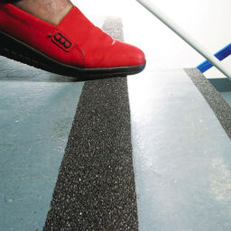 Floor marking and tape Safety and marking tape self adhesive, non skid - 25 mm.  L: 18000, W: 25,  (mm). Article code: 42.265.26.079