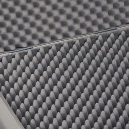 Mallette aluminium Caisse aluminium accessoires pour mallettes mousse pyramidale.  L: 620, L: 400, H: 145 (mm). Code d’article: 9045153901