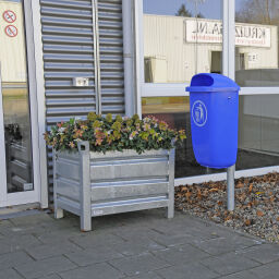 Outdoor waste bins Waste and cleaning plastic waste bin lid with insertion opening Article arrangement:  New.  L: 335, W: 420, H: 740 (mm). Article code: 89-DINPK-LN