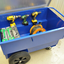 Coffre de chantier et de sécurité box-securité pour outils en roues.  L: 1260, L: 760, H: 720 (mm). Code d’article: 96-KM9199