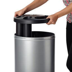 Abfallbehälter Abfall und Reinigung Stahl Mülltonne Bechersammler Ausführung:  Bechersammler.  L: 390, B: 390, H: 780 (mm). Artikelcode: 8256213