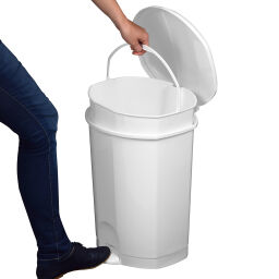 Waste bin Waste and cleaning plastic waste bin with lid to pedal frame.  L: 420, W: 410, H: 565 (mm). Article code: 8291155