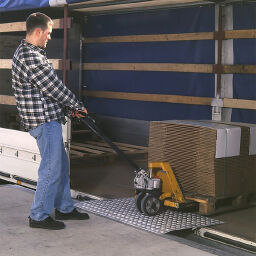 acces ramps access ramp loading dock aluminium 6 to 15 cm.  L: 1200, W: 1250,  (mm). Article code: 8630700002