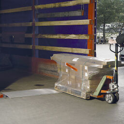 acces ramps access ramp loading dock fixed construction.  L: 600, W: 2000,  (mm). Article code: 8630604003