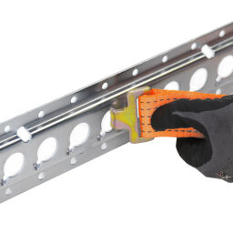 Spanbanden bindrail geschikt voor spanbanden en stangen.  L: 3000, B: 80,  (mm). Artikelcode: 44-4420-040R