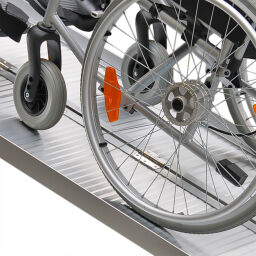 Verladeschienen/Auffahrrampen Rollstuhlrampe Aluminium Faltbar 150 cm Höhendifferenz:  20 - 50 cm.  L: 1520, B: 735, H: 70 (mm). Artikelcode: 86STR-1520