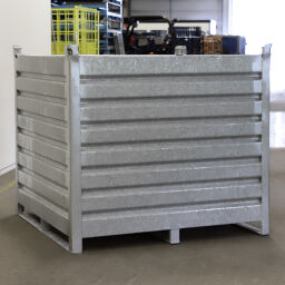 Stacking box steel fixed construction stacking box provided with 3 runners Custom built.  L: 1500, W: 1500, H: 1370 (mm). Article code: 102-00059