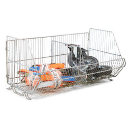 Wire basket accessories separation wall