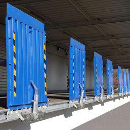 acces ramps access ramp loading dock hinge Height difference:  20 - 50 cm.  L: 2000, W: 2000, H: 420 (mm). Article code: 8630220009