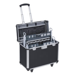 Transport case technicians case with fixed push bracket