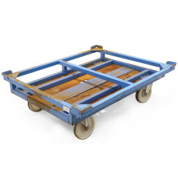 Carrier pallet carrier with 4 capture corners