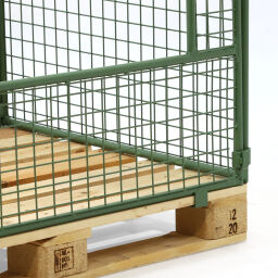 Pallet stacking frames foldable construction not stackable
