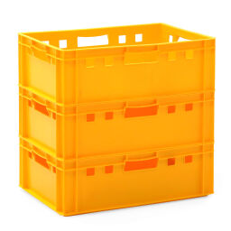 Stapelboxen Kunststoff stapelbar E2 Fleischkiste mit offenen Handgriffen Typ:  stapelbar.  L: 600, B: 400, H: 200 (mm). Artikelcode: 38-FB6420-E2-L