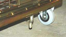 Chariot à linge Roll conteneur accessoires timon et broche d'attache Classification d'article:  Nouveau.  L: 365, L: 50,  (mm). Code d’article: 99-1042-DT