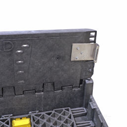 Gebrauchte Stapelboxen Kunststoff Großvolumenbehälter B-Qualität, mit Schäden Material:  HDPE.  L: 1200, B: 1000, H: 610 (mm). Artikelcode: 98-5078GB-B