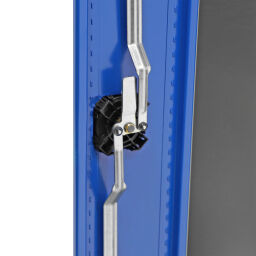 Gebruikte Kast garderobekast 2 deuren (hangsluiting).  B: 400, D: 500, H: 1800 (mm). Artikelcode: 77-A002392