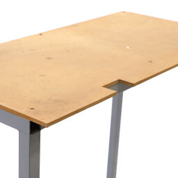 Gebruikte Werktafel werkbank zonder legbord.  B: 1000, D: 500, H: 920 (mm). Artikelcode: 98-5316GB