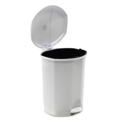 Gebruikte Afvalbak Afval en reiniging kunststof afvalbak met deksel op pedaalframe Artikelindeling:  Gebruikt.  L: 360, B: 350, H: 460 (mm). Artikelcode: 77-00215