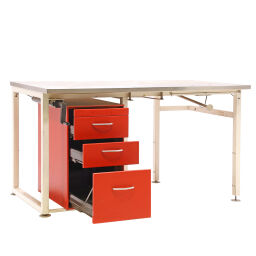Gebruikte Werktafel werkbank in hoogte verstelbaar.  B: 1500, D: 800, H: 840 (mm). Artikelcode: 98-5529GB
