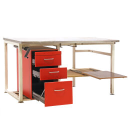 Gebruikte Werktafel werkbank in hoogte verstelbaar.  B: 1500, D: 800, H: 840 (mm). Artikelcode: 98-5531GB